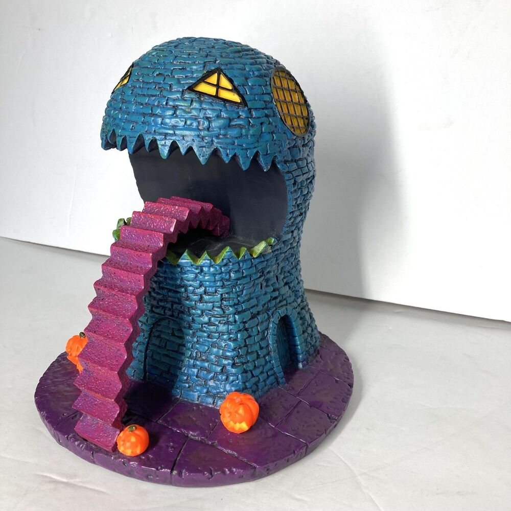 Hawthorne Village Nightmare Before Christmas Lizard House Black Light Halloween - Picture 2 of 16